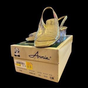 Annie 80s Vintage Princess Clear Bonnie Gold Clear Shoes Sz 7 1/2